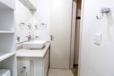 Casa para alugar com 600m², 4 quartos e 4 vagasBanheiro Social