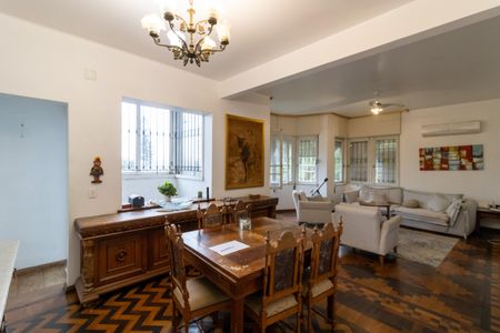 Casa para alugar com 600m², 4 quartos e 4 vagasSala