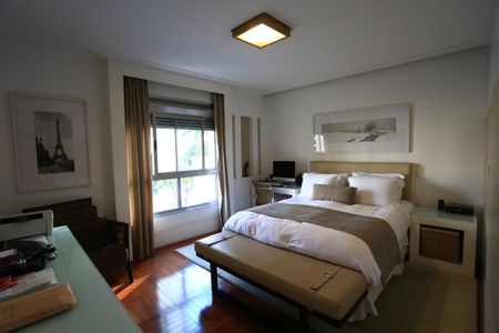 Apartamento à venda com 212m², 3 quartos e 4 vagas Apartamento à venda com 212m², 3 quartos e 4 vagasSuíte 3