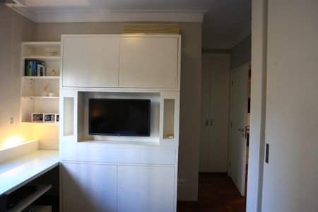 Apartamento à venda com 212m², 3 quartos e 4 vagas Apartamento à venda com 212m², 3 quartos e 4 vagasSuíte 1