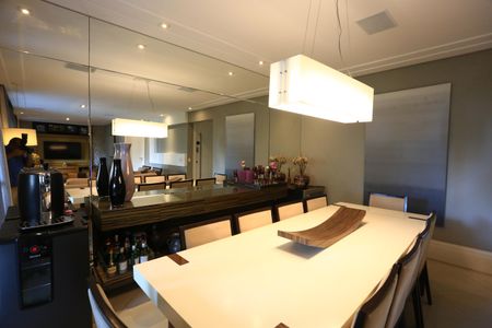 Apartamento à venda com 212m², 3 quartos e 4 vagas Apartamento à venda com 212m², 3 quartos e 4 vagasSala