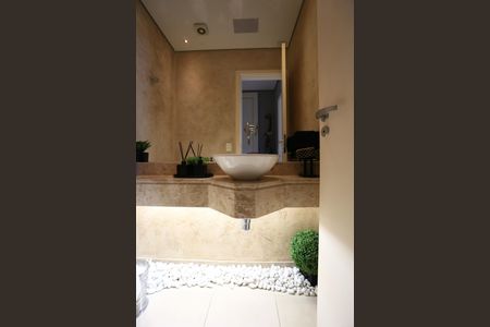 Apartamento à venda com 212m², 3 quartos e 4 vagas Apartamento à venda com 212m², 3 quartos e 4 vagasLavabo