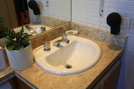 Apartamento à venda com 212m², 3 quartos e 4 vagas Apartamento à venda com 212m², 3 quartos e 4 vagasBanheiro da Suíte 2