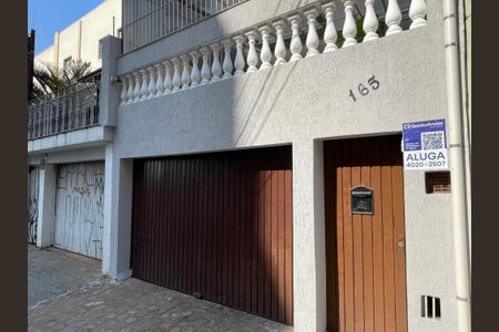 Casa para alugar com 210m², 3 quartos e 2 vagasFachada