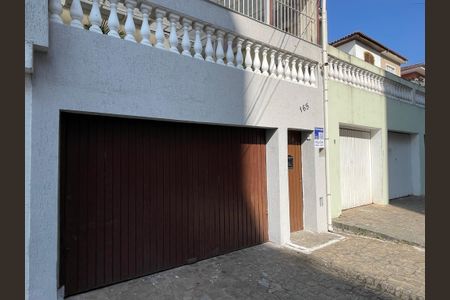 Casa para alugar com 210m², 3 quartos e 2 vagasFachada