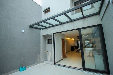 Casa à venda com 270m², 4 quartos e 2 vagasVaranda
