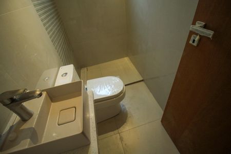 Casa à venda com 270m², 4 quartos e 2 vagasBanheiro 