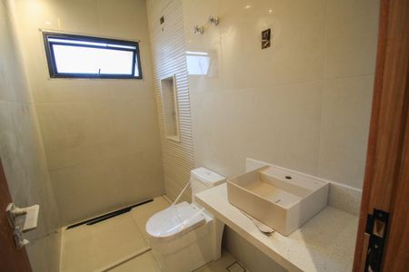 Casa à venda com 270m², 4 quartos e 2 vagasBanheiro da Suíte 1