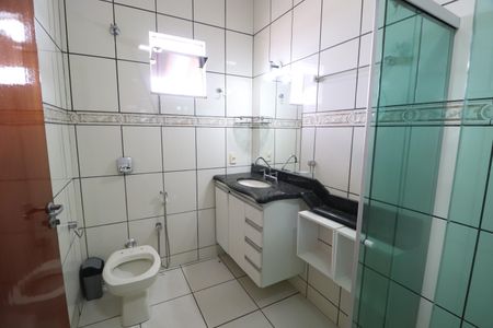 Casa para alugar com 370m², 7 quartos e 8 vagasBanheiro da Suíte 2