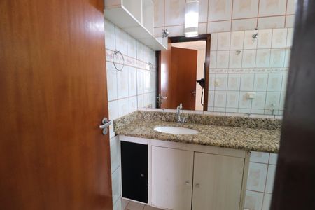 Casa para alugar com 370m², 7 quartos e 8 vagasBanheiro da Suíte