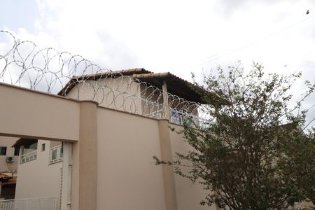 Casa para alugar com 370m², 7 quartos e 8 vagasFachada