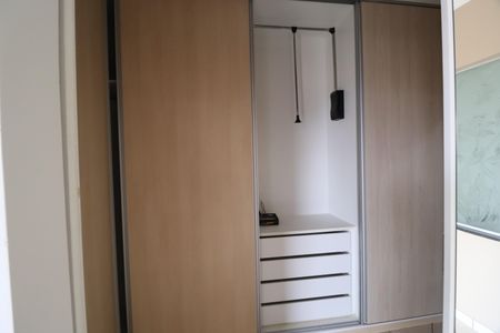 Casa para alugar com 370m², 7 quartos e 8 vagasCloset da suíte 2