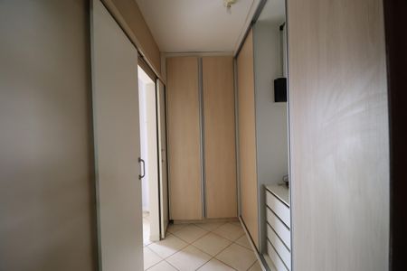 Casa para alugar com 370m², 7 quartos e 8 vagasCloset da suíte 2