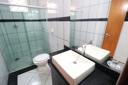 Casa para alugar com 370m², 7 quartos e 8 vagasBanheiro Social 2