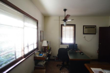 Casa de condomínio para alugar com 587m², 6 quartos e 3 vagas Casa de condomínio para alugar com 587m², 6 quartos e 3 vagasQuarto 4