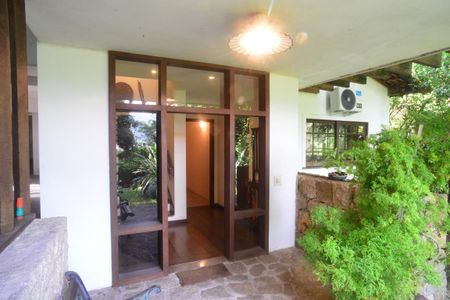 Casa de condomínio para alugar com 587m², 6 quartos e 3 vagas Casa de condomínio para alugar com 587m², 6 quartos e 3 vagasÁrea comum