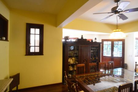 Casa de condomínio para alugar com 587m², 6 quartos e 3 vagas Casa de condomínio para alugar com 587m², 6 quartos e 3 vagasCopa