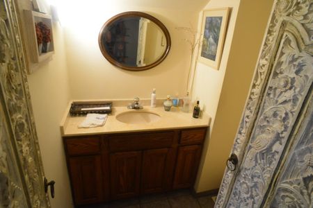 Casa de condomínio para alugar com 587m², 6 quartos e 3 vagas Casa de condomínio para alugar com 587m², 6 quartos e 3 vagasLavabo da Cozinha