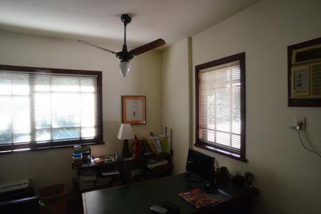 Casa de condomínio para alugar com 587m², 6 quartos e 3 vagas Casa de condomínio para alugar com 587m², 6 quartos e 3 vagasQuarto 4