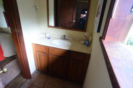 Casa de condomínio para alugar com 587m², 6 quartos e 3 vagas Casa de condomínio para alugar com 587m², 6 quartos e 3 vagasBanheiro do Quarto 6