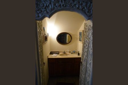 Casa de condomínio para alugar com 587m², 6 quartos e 3 vagas Casa de condomínio para alugar com 587m², 6 quartos e 3 vagasLavabo da Cozinha