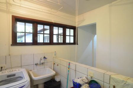 Casa de condomínio para alugar com 587m², 6 quartos e 3 vagas Casa de condomínio para alugar com 587m², 6 quartos e 3 vagasÁrea de Serviço