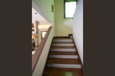 Casa de condomínio para alugar com 587m², 6 quartos e 3 vagas Casa de condomínio para alugar com 587m², 6 quartos e 3 vagasCorredor