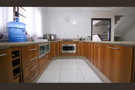 Casa à venda com 218m², 3 quartos e 5 vagasCozinha