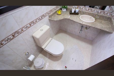 Casa à venda com 218m², 3 quartos e 5 vagasLavabo