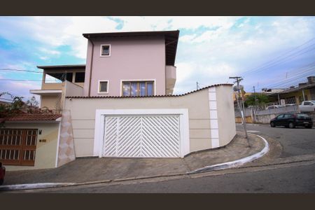 Casa à venda com 218m², 3 quartos e 5 vagasFachada