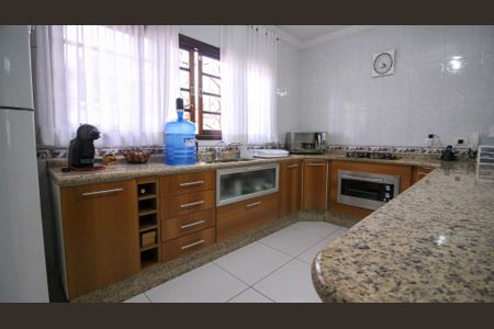 Casa à venda com 218m², 3 quartos e 5 vagasCozinha