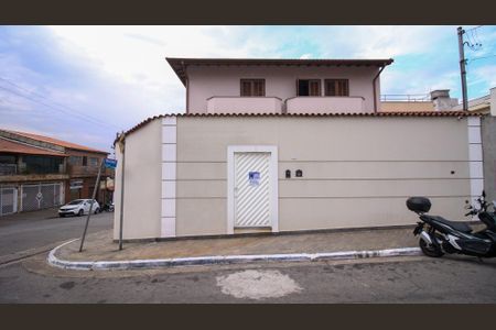 Casa à venda com 218m², 3 quartos e 5 vagasFachada