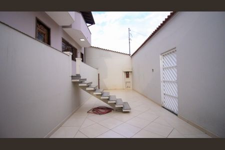 Casa à venda com 218m², 3 quartos e 5 vagasÁrea comum