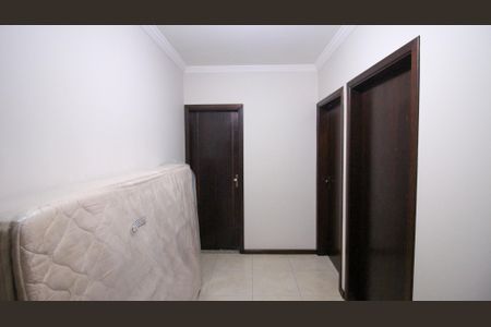 Casa à venda com 218m², 3 quartos e 5 vagasHall Quartos