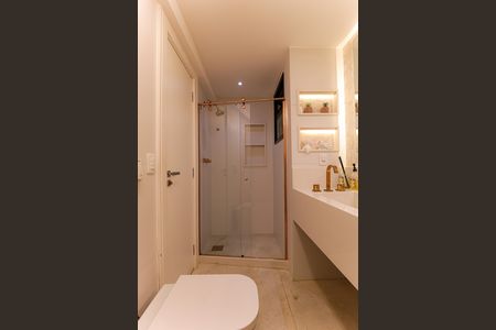 Apartamento à venda com 256m², 4 quartos e 4 vagasBanheiro Social