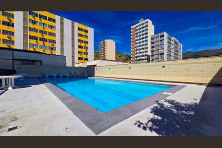 Apartamento à venda com 256m², 4 quartos e 4 vagasÁrea comum - Piscina