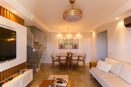 Apartamento à venda com 256m², 4 quartos e 4 vagasSala