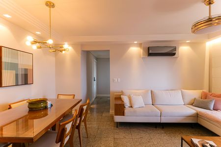 Apartamento à venda com 256m², 4 quartos e 4 vagasSala