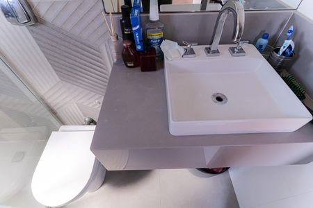 Apartamento à venda com 256m², 4 quartos e 4 vagasBanheiro da Suíte 3