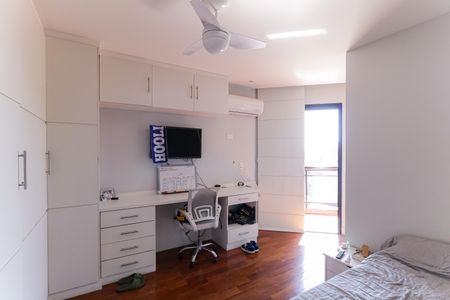 Apartamento à venda com 256m², 4 quartos e 4 vagasSuíte 3