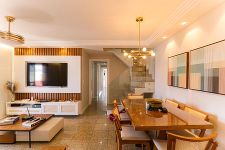 Apartamento à venda com 256m², 4 quartos e 4 vagasSala