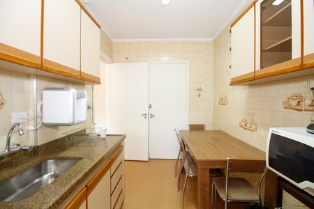 Apartamento à venda com 80m², 2 quartos e 2 vagasCozinha