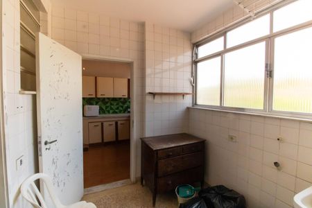 Apartamento à venda com 130m², 3 quartos e 1 vagaÁrea de Serviço