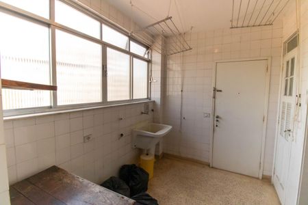 Apartamento à venda com 130m², 3 quartos e 1 vagaÁrea de Serviço