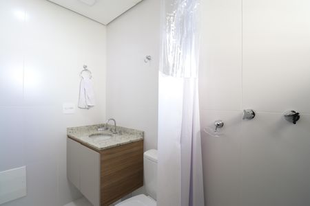 Banheiro de apartamento à venda com 1 quarto, 27m² em Vila Anglo Brasileira, São Paulo