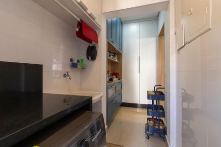 Casa de condomínio à venda com 320m², 4 quartos e 4 vagasÁrea de serviço