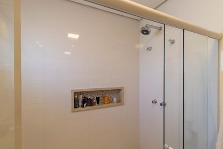 Casa de condomínio à venda com 320m², 4 quartos e 4 vagasBanheiro da suíte 1