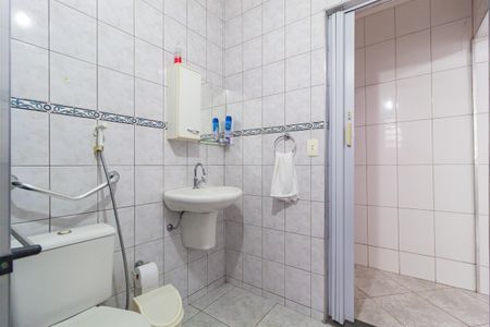 Casa para alugar com 210m², 3 quartos e 1 vaga Casa para alugar com 210m², 3 quartos e 1 vagaBanheiro 1