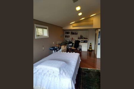 Casa à venda com 562m², 5 quartos e 5 vagas