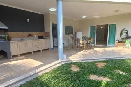 Casa à venda com 345m², 3 quartos e 2 vagas